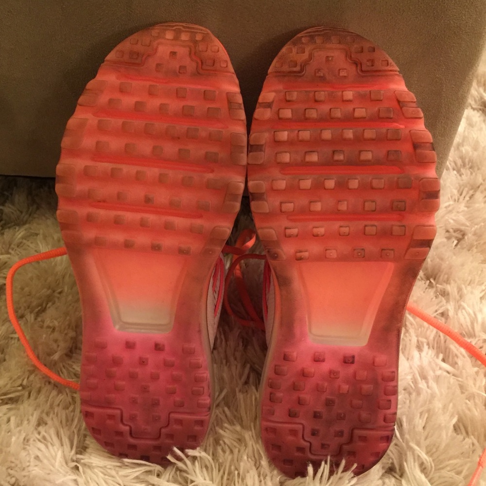 ⚡️SOLD⚡️NIKE AIRMAX Size 6 youth= Size 7.5 womens - Picture 6 of 6